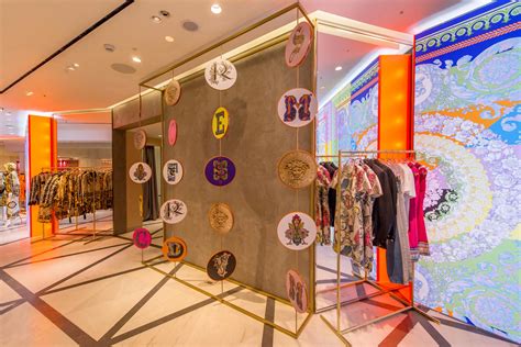 versace pop up store|Versace Opens Pop.